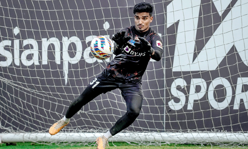 kerala blasters goalkeeper sachin suresh in practice kerala blasters goalkeeper sachin suresh in practice