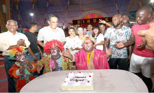 ഈ വലിയ ചെറിയ ചിരിക്ക്​ തമ്പിൽ 50 വയസ്സ്​​