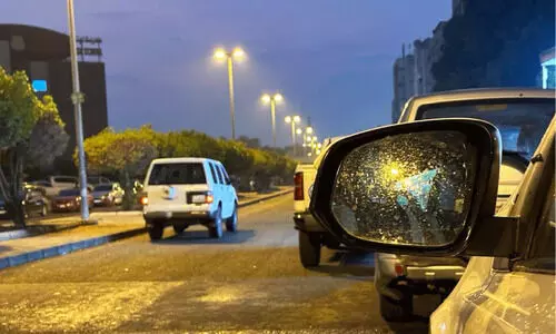 വ്യാ​ഴാ​ഴ്ച രാ​ജ്യ​ത്ത് ഉ​ട​നീ​ളം മ​ഴ എ​ത്തി