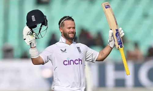 തകർത്തടിച്ച് ബെൻ ഡക്കറ്റ്; 88 പന്തിൽ സെഞ്ച്വറി; ഇംഗ്ലണ്ട് തിരിച്ചടിക്കുന്നു; രണ്ട് വിക്കറ്റിന് 207