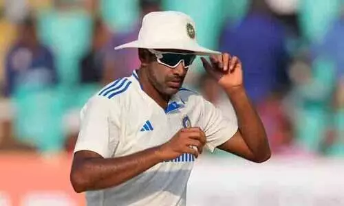 മൂന്നാം ടെസ്റ്റ് പാതിവഴിയിൽ നിൽക്കെ അശ്വിൻ നാട്ടിലേക്ക് മടങ്ങി