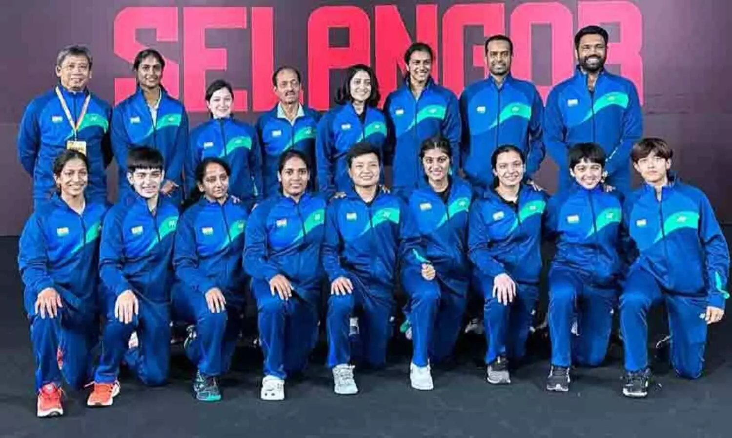 ഏ​ഷ്യ​ൻ ബാ​ഡ്മി​ന്റ​ൺ: ഇ​ന്ത്യ​ൻ വ​നി​ത​ക​ൾ ഫൈ​ന​ലി​ൽ