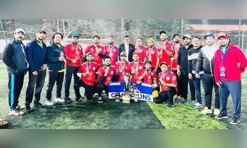 ബ്ലൈ​സ് യു.​എ.​ഇ സം​ഘ​ടി​പ്പി​ച്ച ക്രി​ക്ക​റ്റ്​ പ്രീ​മി​യ​ർ ലീ​ഗി​ൽ ചാ​മ്പ്യ​ന്മാ​രാ​യ​വ​ർ