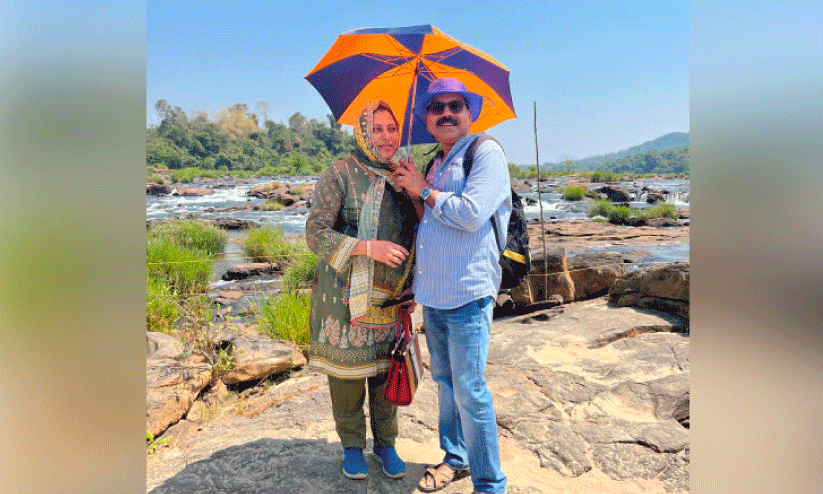 kamar backer in travel