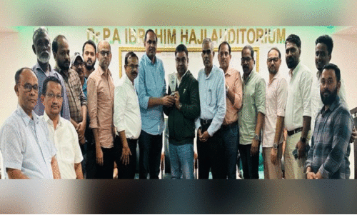 സത്താർ കരൂപ്പടന്നക്ക് യാത്രയയപ്പ് നൽകി