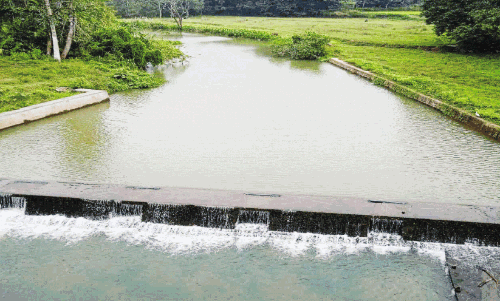 അകവണ്ട ചെക്ക് ഡാം നാടിന് സമർപ്പിച്ചു അകവണ്ട ചെക്ക് ഡാം നാടിന് സമർപ്പിച്ചു