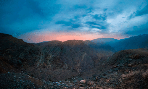 റാ​ക് യാ​ന​സ് മ​ല​നി​ര​യി​ൽ നി​ന്നു​ള്ള പു​ല​ർ​ക്കാ​ല കാ​ഴ്ച്ച ചിത്രം- ഫാ​രി​സ് സ​ഫ​റു​ല്ല