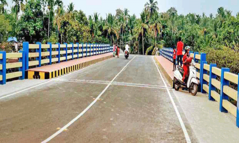 നാളെ തുറക്കും; വേങ്ങോളിയിലെ കൂറ്റൻ പാലം നാളെ തുറക്കും; വേങ്ങോളിയിലെ കൂറ്റൻ പാലം