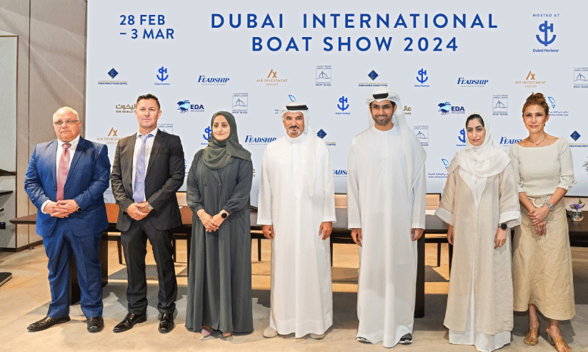 ദുബൈ അന്താരാഷ്ട്ര ബോട്ട് ഷോയുടെ മുഖ്യ ഉപദേശകനായ സഈദ് മുഹമ്മദ് ഹാരിബും മറ്റു സംഘാടകരും ദുബൈ അന്താരാഷ്ട്ര ബോട്ട് ഷോയുടെ മുഖ്യ ഉപദേശകനായ സഈദ് മുഹമ്മദ് ഹാരിബും മറ്റു സംഘാടകരും