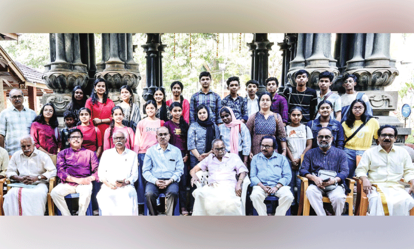 തുഞ്ചൻപറമ്പിൽ എഴുത്തും എഴുത്തുകാരെയും അറിഞ്ഞ് വിദ്യാരംഗം വിദ്യാർഥികൾ