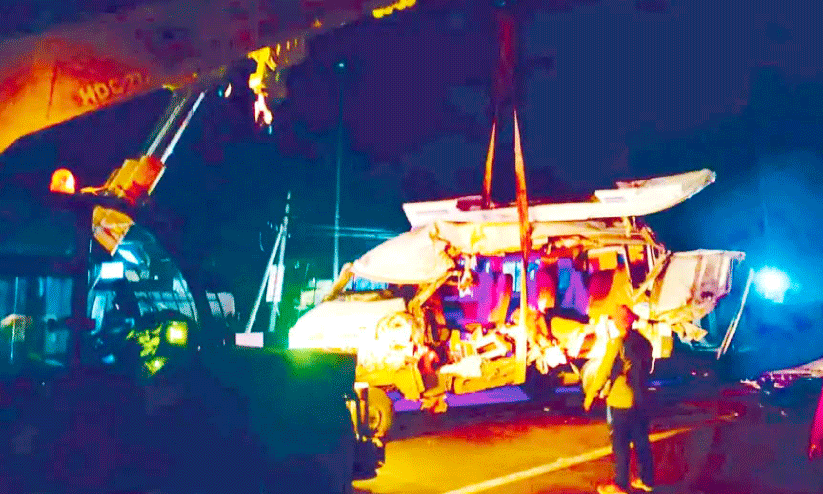 ബംഗളൂരു-മൈസൂരു പാതയിൽ വാഹനാപകടം; മൂന്നു പേർ മരിച്ചു ബംഗളൂരു-മൈസൂരു പാതയിൽ വാഹനാപകടം; മൂന്നു പേർ മരിച്ചു