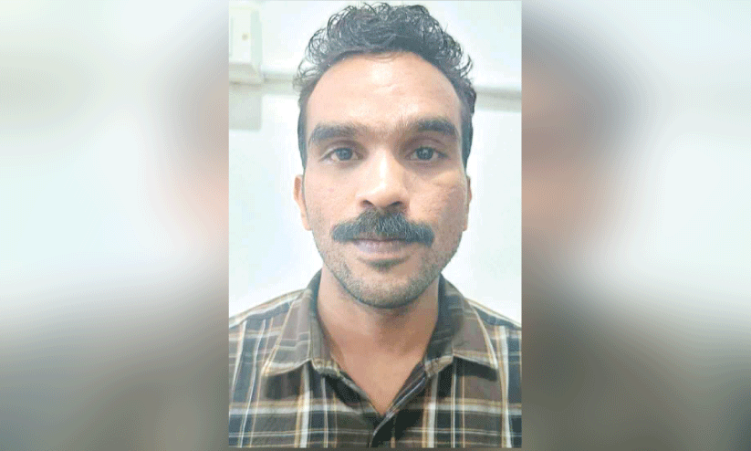 സ്കൂട്ടറിലെത്തി മാല മോഷ്ടിച്ച പ്രതി പിടിയിൽ സ്കൂട്ടറിലെത്തി മാല മോഷ്ടിച്ച പ്രതി പിടിയിൽ