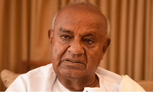 ദേ​വ​ഗൗ​ഡ ആ​ശു​പ​ത്രി വി​ട്ടു