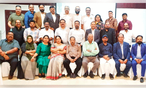 ഡ​ബ്ല്യു.​എം.​സി സം​ഘ​ടി​പ്പി​ച്ച ബി​സി​ന​സ്​ സെ​മി​നാ​റി​ൽ പ​​ങ്കെ​ടു​ക്കു​ന്ന​വ​ർ