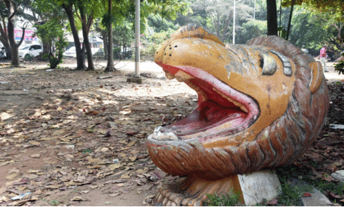 കുളത്തിനും ഉദ്യാനത്തിനും അനുമതിയായില്ല; ലയൺസ് പാർക്കിന്റെ നവീകരണം നീളുന്നു കുളത്തിനും ഉദ്യാനത്തിനും അനുമതിയായില്ല; ലയൺസ് പാർക്കിന്റെ നവീകരണം നീളുന്നു