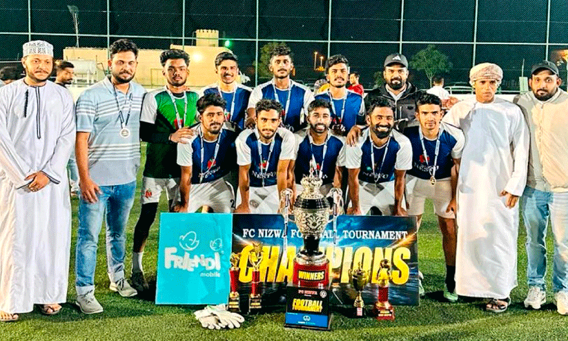 നിസ്വ എഫ്.സി സംഘടിപ്പിച്ച സെവൻസ് ഫുട്ബാൾ ടൂർണമെന്റിൽ ജേതാക്കളായ സെന്ന മലബാർ നെസ്റ്റോ എഫ്.സി നിസ്വ എഫ്.സി സംഘടിപ്പിച്ച സെവൻസ് ഫുട്ബാൾ ടൂർണമെന്റിൽ ജേതാക്കളായ സെന്ന മലബാർ നെസ്റ്റോ എഫ്.സി