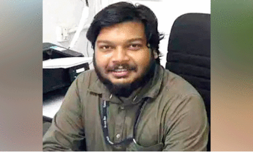 ബൈ​ക്കി​ൽ ലോ​റി​യി​ടി​ച്ച് ബാ​ങ്ക് മാ​നേ​ജ​ർ മ​രി​ച്ചു