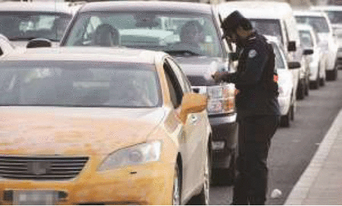 ഗ​താ​ഗ​ത നി​യ​മ​ലം​ഘ​ന​ങ്ങ​ൾ​ക്കെ​തി​രെ പ​രി​ശോ​ധ​ന തു​ട​രു​ന്നു