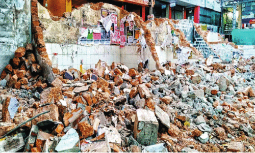 വേ​ങ്ങ​ര ബ​സ് സ്റ്റാ​ൻ​ഡ് മൊ​ഞ്ചാ​കും;  70 ല​ക്ഷം ചെ​ല​വി​ൽ ഹൈ​ടെ​ക്  ബ​സ് കാ​ത്തി​രി​പ്പ് കോം​പ്ല​ക്സ്