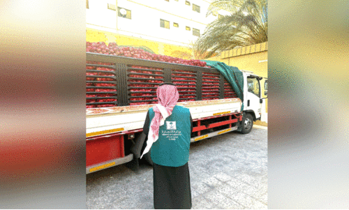 വി​പ​ണി​യി​ൽ ദൗ​ർ​ല​ഭ്യം; പൂ​ഴ്​​ത്തി​വെ​ച്ച മൂ​ന്ന്​ ട​ൺ സ​വാ​ള പി​ടി​കൂ​ടി