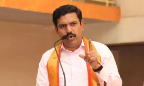 കാട്ടാനയുടെ ആക്രമണത്തിൽ കൊല്ലപ്പെട്ട അജീഷിന്റെ കുടുംബത്തിന് നഷ്ടപരിഹാരം നൽകിയതിന് കർണാടകയെ കുറ്റപ്പെടുത്തി ബി.ജെ.പി കാട്ടാനയുടെ ആക്രമണത്തിൽ കൊല്ലപ്പെട്ട അജീഷിന്റെ കുടുംബത്തിന് നഷ്ടപരിഹാരം നൽകിയതിന് കർണാടകയെ കുറ്റപ്പെടുത്തി ബി.ജെ.പി