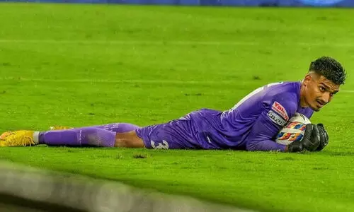 പരിക്ക് ഗുരുതരം, സചിൻ സുരേഷിന് സീസൺ നഷ്ടമായേക്കും; ബ്ലാസ്റ്റേഴ്സ് വൻ പ്രതിസന്ധിയിൽ