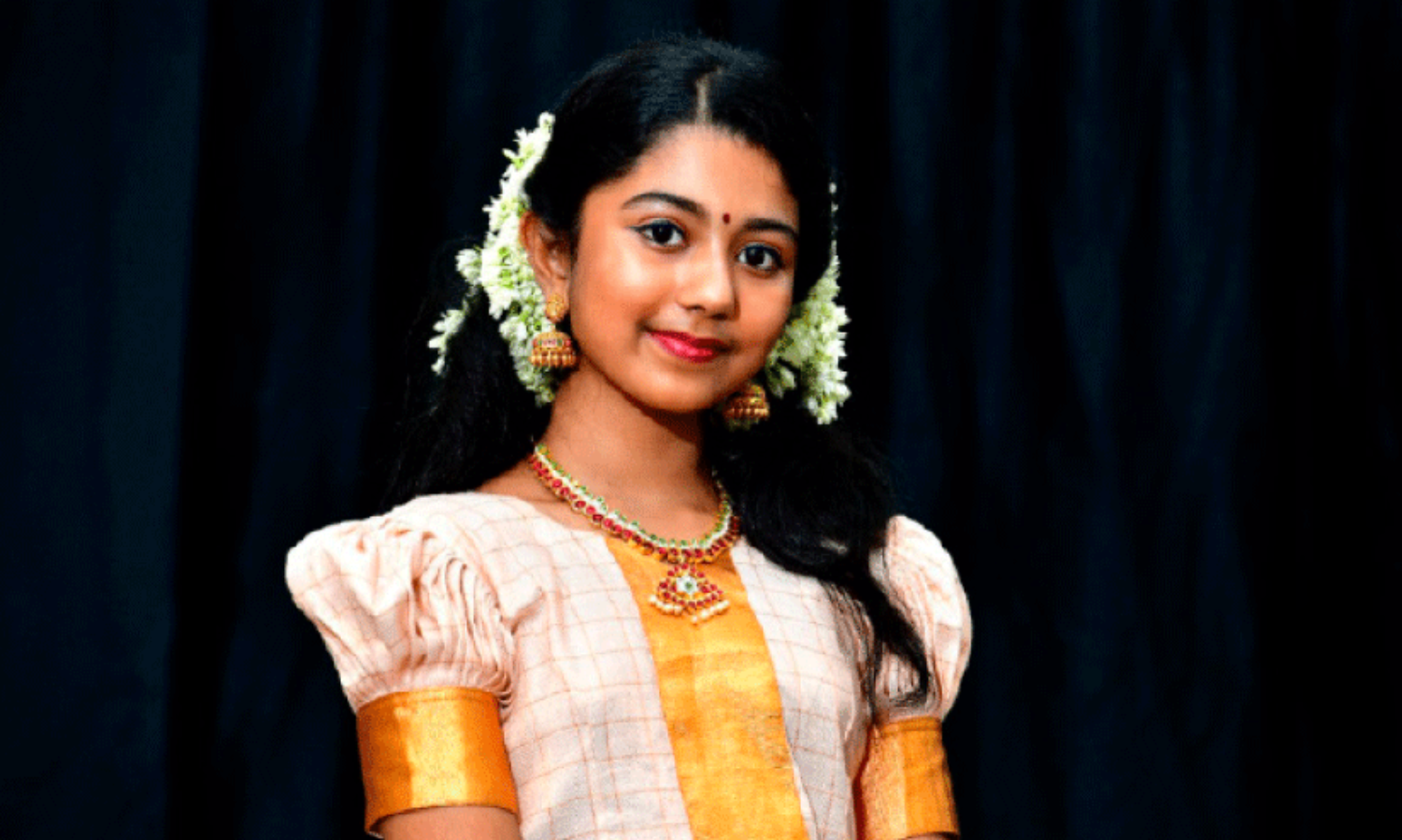 ‘സു​ഗ​താ​ഞ്ജ​ലി 2023’ കാ​വ്യാ​ലാ​പ​നം: ദി​യ ആ​ർ. നാ​യ​ർ​ക്ക്​ ര​ണ്ടാം സ്ഥാ​നം