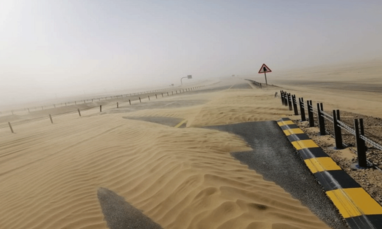 sand dune on Adam- haima road