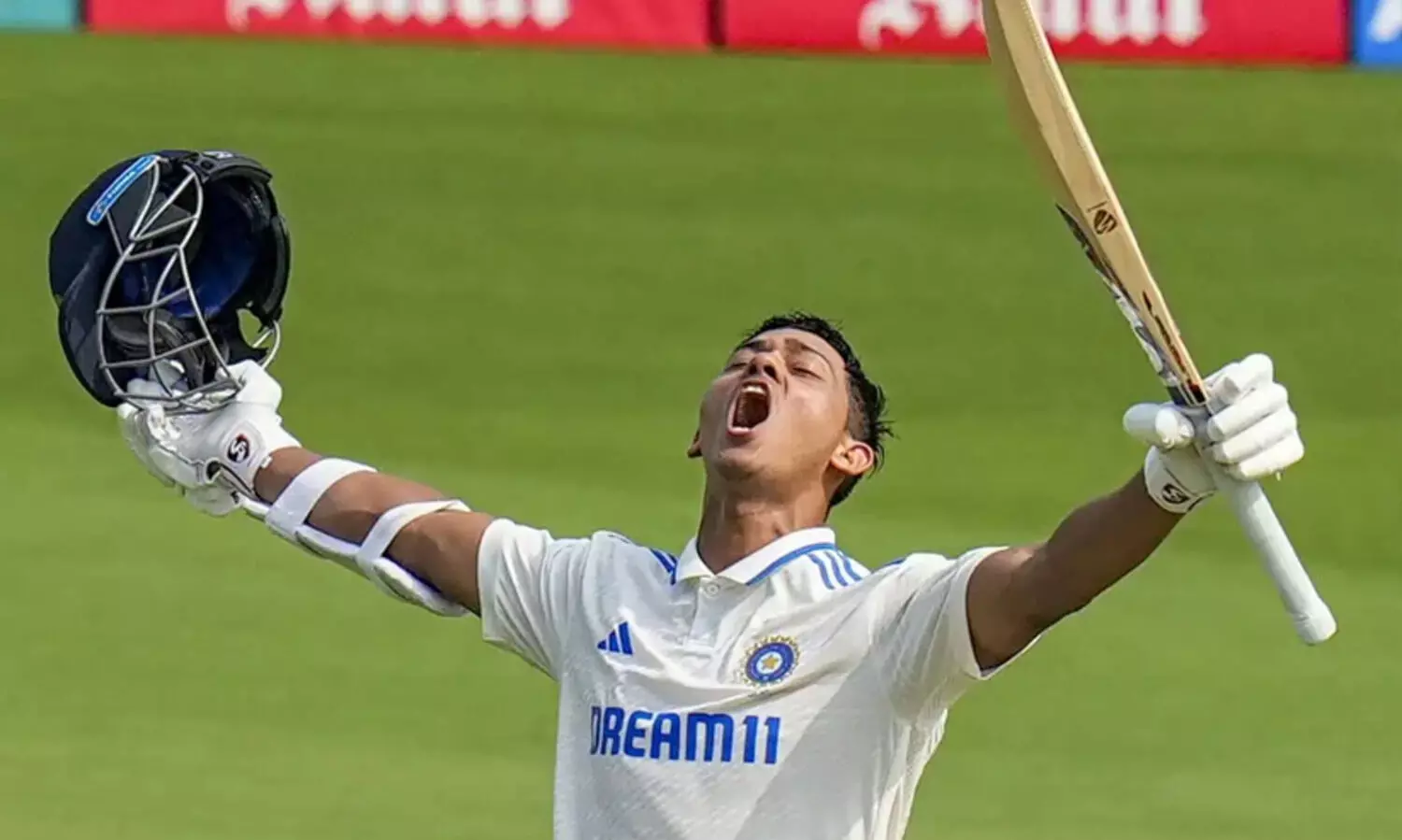 ടെസ്റ്റ് റാങ്കിങ്ങിൽ നേട്ടമുണ്ടാക്കി ജയ്സ്വാൾ; ആദ്യ 15ൽ നാലു ഇന്ത്യൻ താരങ്ങൾ