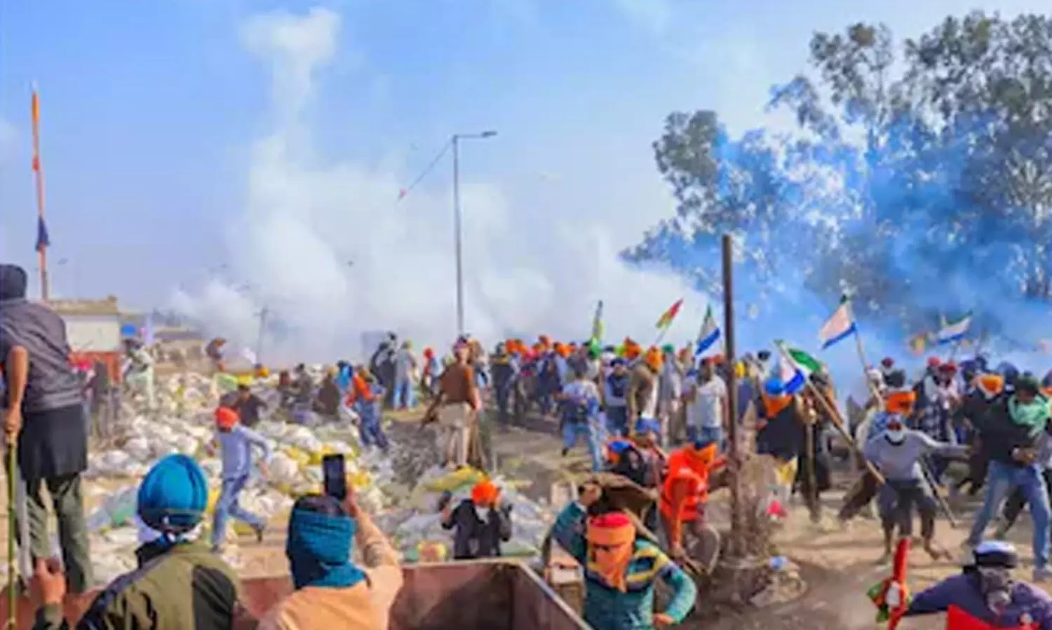 തലക്ക് പരിക്കേറ്റ യുവകർഷകൻ മരിച്ചു; ദില്ലി ചലോ മാർച്ച് രണ്ടു ദിവസത്തേക്ക് നിർത്തിവെച്ചു