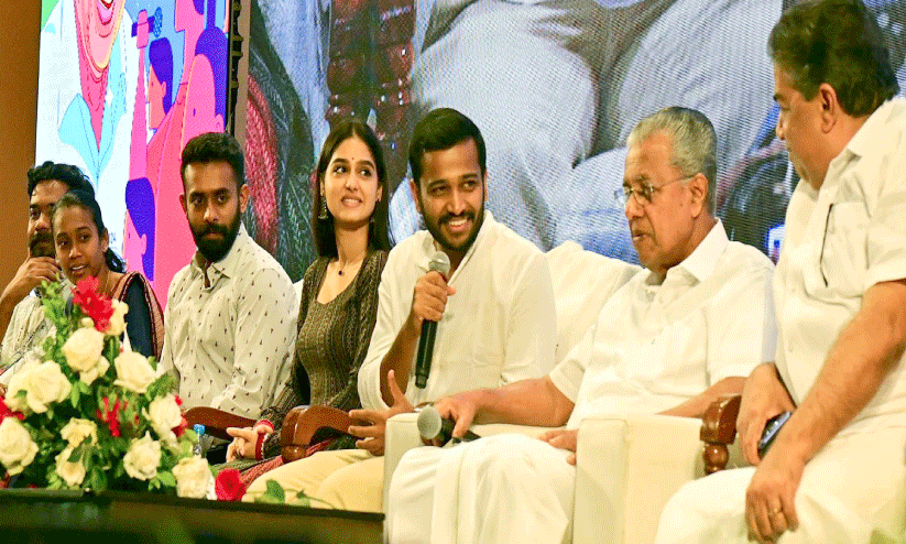 യുവാക്കളുടെ വിദേശയൊഴുക്ക്​ ബ്രെയിൻ ഡ്രെയിനല്ല, കഴിവുകളുടെ ദൃഷ്ടാന്തം -മുഖ്യമന്ത്രി