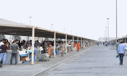 street vendors at dubai