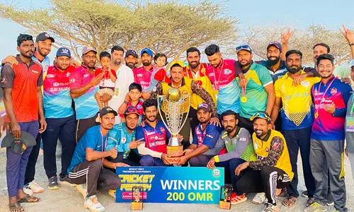 മസ്കത്ത്​ കെ.എം.സി.സി തൃക്കരിപ്പൂർ മണ്ഡലം ക്രിക്കറ്റ് ഫെസ്റ്റ്: റൂവി സ്മാഷേഴ്‌സ് ജേതാക്കൾ