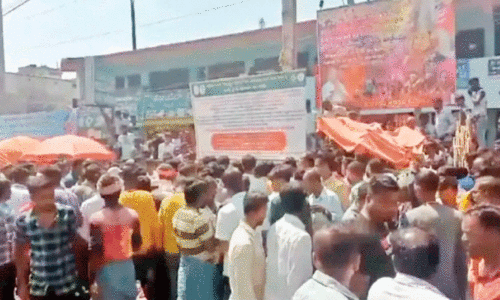 ശി​രാ​ല​ക്കൊ​പ്പ ബ​സ് സ്റ്റാ​ൻ​ഡി​ൽ സ്ഫോ​ട​നം; വ്യാ​പാ​രി​ക്ക് പ​രി​ക്ക്