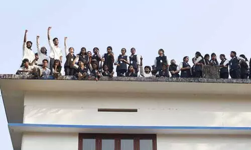 കോളജ് മാനേജ്​മെന്‍റിനെ പിരിച്ചുവിട്ടു; തൊ​ടു​പു​ഴയിലെ നിയമവിദ്യാർഥികൾ സമരം അവസാനിപ്പിച്ചു