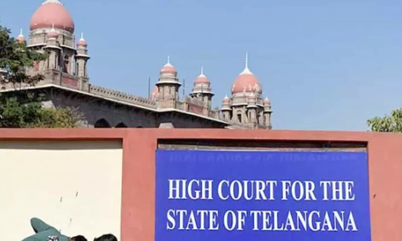 ഗ്രൗണ്ട് കൈയേറി ശിവക്ഷേത്ര നിർമാണം; കുട്ടികളുടെ പരാതിയിൽ ഇടപെട്ട് ഹൈകോടതി