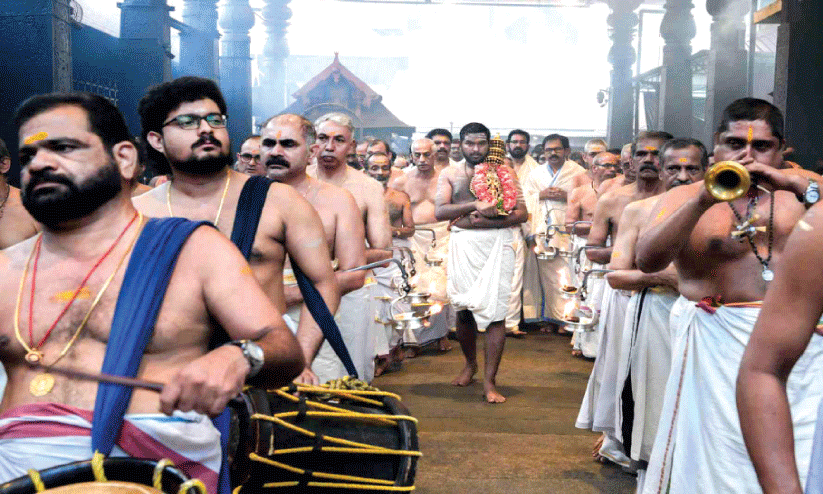 ഗുരുവായൂര് ഉത്സവം കൊടിയേറി ഗുരുവായൂര് ഉത്സവം കൊടിയേറി