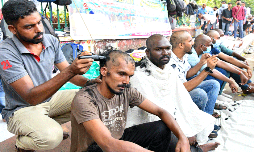 സമരം കടുപ്പിച്ച് സി.പി.ഒ റാങ്ക് പട്ടികയിലുള്ളവർ സമരം കടുപ്പിച്ച് സി.പി.ഒ റാങ്ക് പട്ടികയിലുള്ളവർ