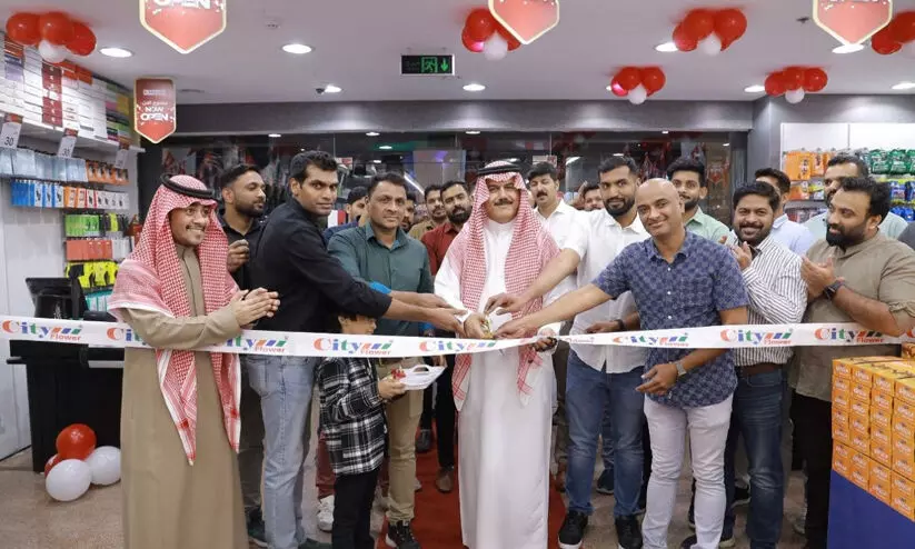 സിറ്റി ഫ്ലവറിന്റെ പുതിയ ഡിപ്പാര്ട്ട്മെന്റ് സ്റ്റോര് ബത്ഹയില് പ്രവര്ത്തനം ആരംഭിച്ചു സിറ്റി ഫ്ലവറിന്റെ പുതിയ ഡിപ്പാര്ട്ട്മെന്റ് സ്റ്റോര് ബത്ഹയില് പ്രവര്ത്തനം ആരംഭിച്ചു