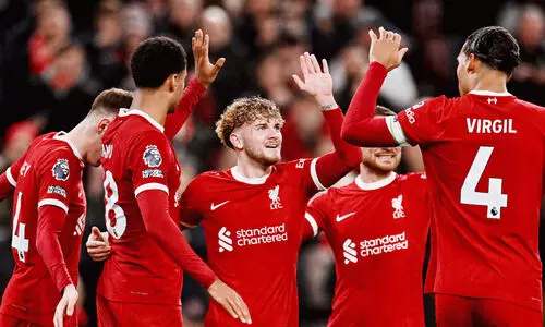 ആദ്യ പകുതിയിൽ ഒരു ഗോളിന് പിറകിൽ, രണ്ടാം പകുതിയിൽ നാലടിച്ച് ചെമ്പടയുടെ തിരിച്ചുവരവ്