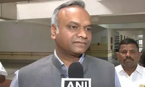 രണ്ടര വർഷം കഴിഞ്ഞാൽ ഡി.കെ ശിവകുമാർ മുഖ്യമന്ത്രിയാകുമെന്ന പ്രസ്താവന തള്ളി പ്രിയങ്ക് ഖാർഗെ