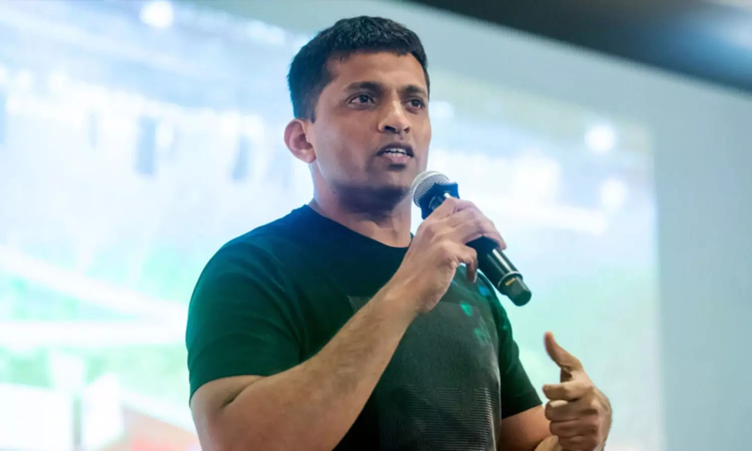 ബൈ​ജൂ​സി​​ന്റെ ത​ല​പ്പ​ത്തു​നി​ന്ന് സ്ഥാ​പ​ക​ൻ ബൈ​ജു ര​വീ​ന്ദ്ര​നെ നി​ക്ഷേ​പ​ക​ർ പു​റ​ത്താ​ക്കി