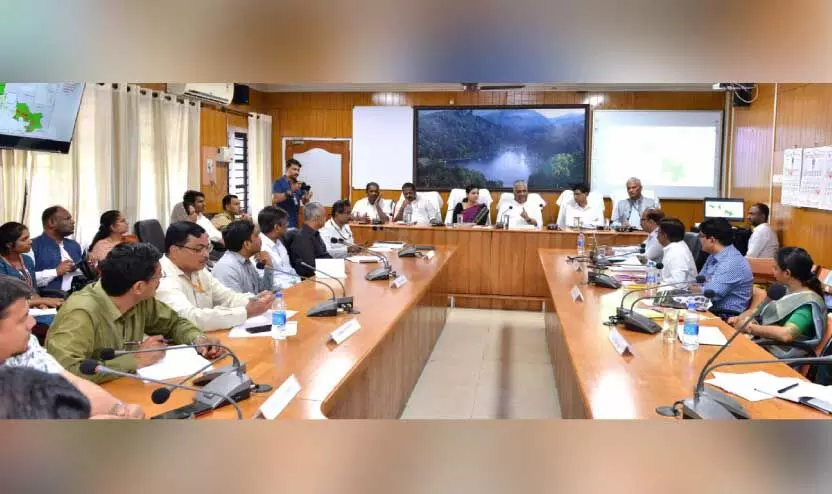 കേന്ദ്ര വനം-പരിസ്ഥിതിമന്ത്രി ഭൂപേന്ദർ യാദവിന്റെ അധ്യക്ഷതയില് കലക്ടറേറ്റിൽ ചേര്ന്ന ഉന്നതതല യോഗം കേന്ദ്ര വനം-പരിസ്ഥിതിമന്ത്രി ഭൂപേന്ദർ യാദവിന്റെ അധ്യക്ഷതയില് കലക്ടറേറ്റിൽ ചേര്ന്ന ഉന്നതതല യോഗം