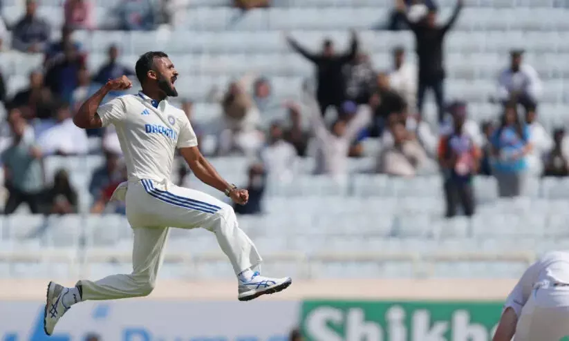 അരങ്ങേറ്റം ഉജ്ജ്വലമാക്കി ആകാശ്; റാഞ്ചിയിൽ തകർന്നടിഞ്ഞ് ഇംഗ്ലണ്ട്, അഞ്ച് വിക്കറ്റ് നഷ്ടം അരങ്ങേറ്റം ഉജ്ജ്വലമാക്കി ആകാശ്; റാഞ്ചിയിൽ തകർന്നടിഞ്ഞ് ഇംഗ്ലണ്ട്, അഞ്ച് വിക്കറ്റ് നഷ്ടം