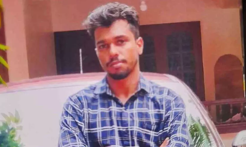 ലോക്കൽ സെക്രട്ടറിയുടെ കൊല: അഭിലാഷിന് മാത്രമാണ് പങ്കുള്ളതെന്ന് പൊലീസ് ലോക്കൽ സെക്രട്ടറിയുടെ കൊല: അഭിലാഷിന് മാത്രമാണ് പങ്കുള്ളതെന്ന് പൊലീസ്