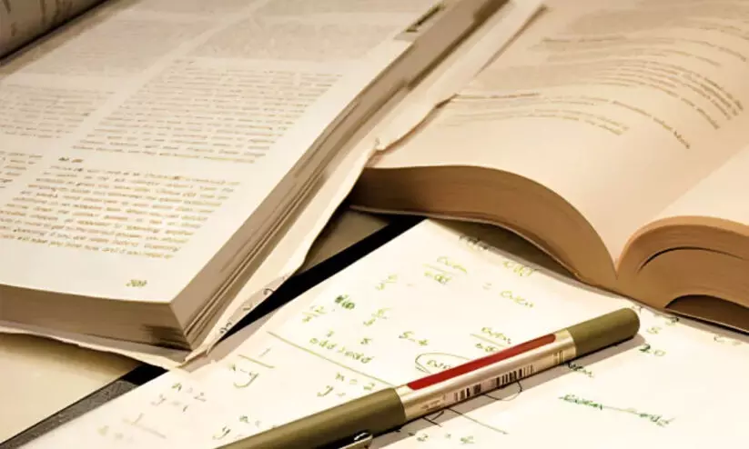 പുസ്തകം നോക്കി പരീക്ഷക്ക് സി.ബി.എസ്.ഇ; ആശങ്കയുമായി രക്ഷിതാക്കൾ പുസ്തകം നോക്കി പരീക്ഷക്ക് സി.ബി.എസ്.ഇ; ആശങ്കയുമായി രക്ഷിതാക്കൾ