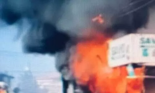 ക​ട​ക​ൾക്ക് തീപിടിച്ചപ്പോൾ