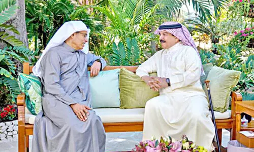 ബ​ഹ്‌​റൈ​ൻ- യു.​എ.​ഇ ഉ​ഭ​യ​ക​ക്ഷി ബ​ന്ധം അ​ഭി​വൃ​ദ്ധി​യി​ലാ​ണെ​ന്ന് രാ​ജാ​വ്​ ഹ​മ​ദ്​ ബി​ൻ ഈ​സ ആ​ൽ ഖ​ലീ​ഫ