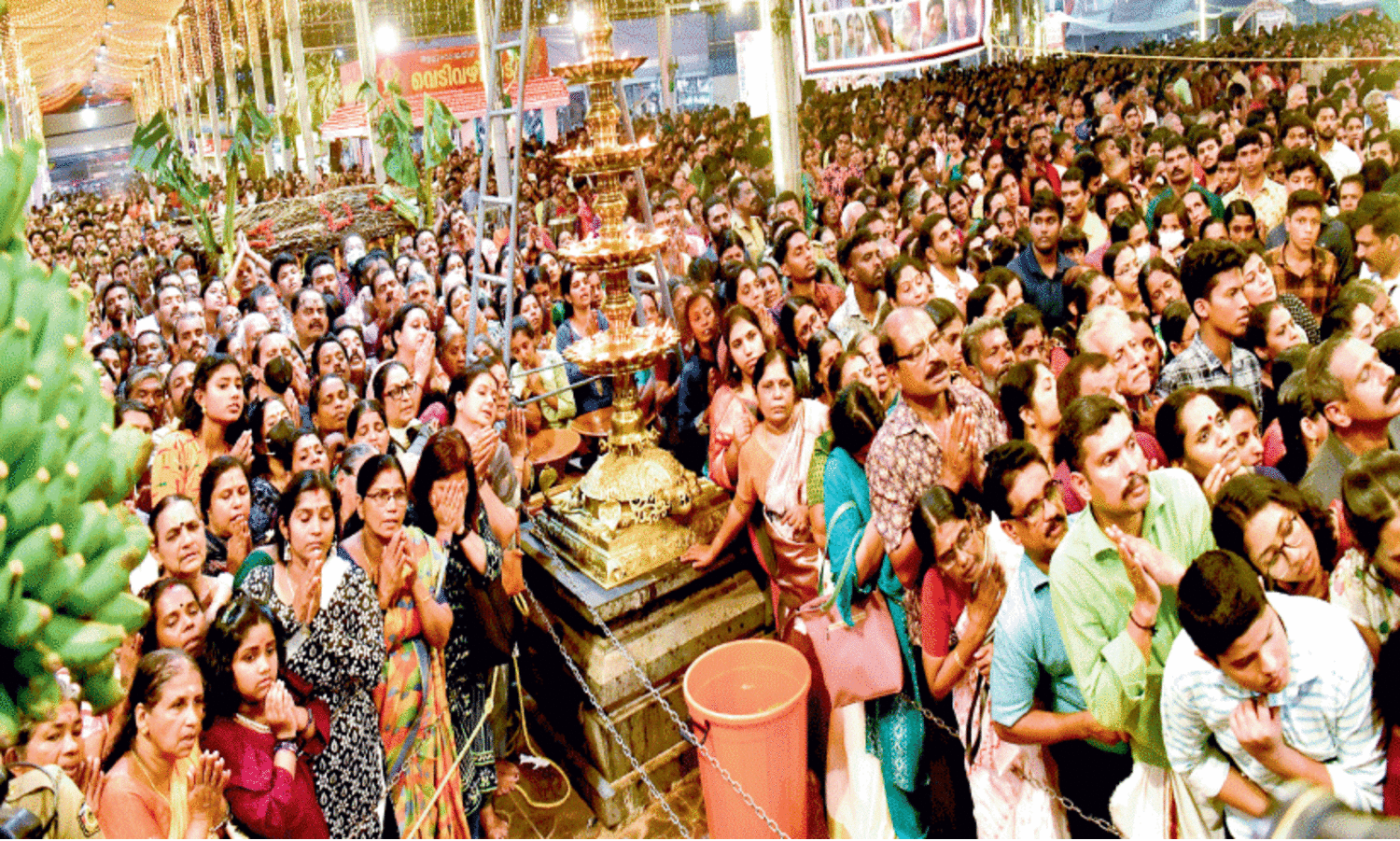 പൊങ്കാലക്കായി കണ്ണുംനട്ട്