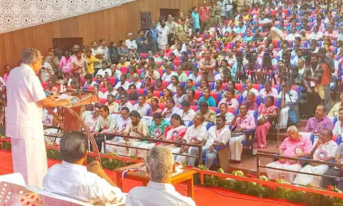 ദളിത് ജനവിഭാഗത്തോട് ശത്രുതാപരമായ സമീപനമാണ് കേന്ദ്രസര്‍ക്കാര്‍ സ്വീകരിക്കുന്നതെന്ന്  മുഖ്യമന്ത്രി